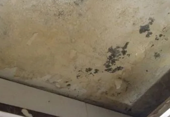 中方阳台漏水维修公司分享下中方卫生间渗水维修需要注意哪些问题。